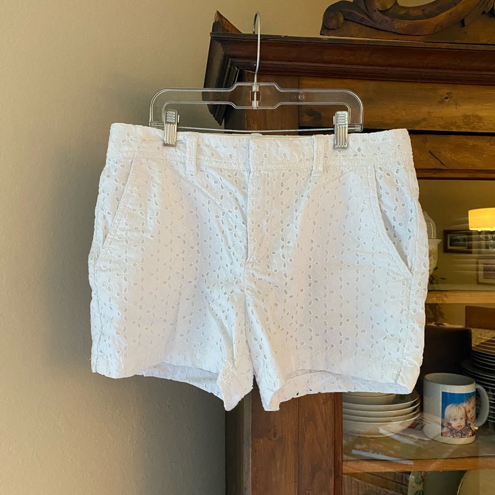 White Gap Eyelet City Short